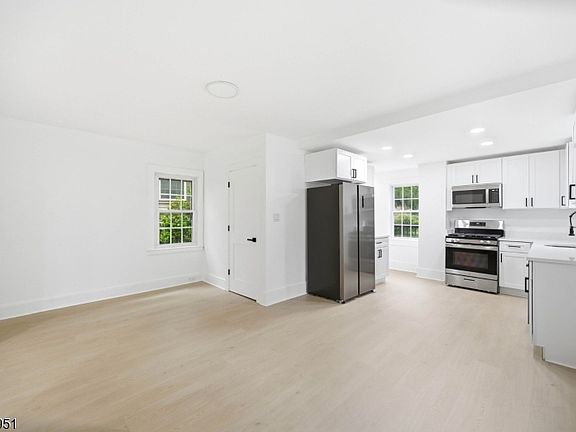 2nd image of 89 High St
