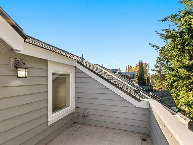 1133 10th Ave E #A — Photo 33