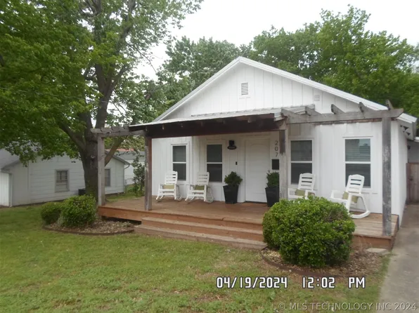 207 N College Ave, Tahlequah, OK 74464