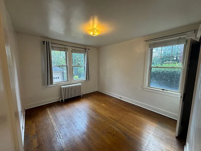 1331 Shady Ave — Photo 14