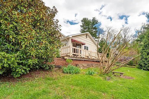 7 W Raleigh Rd #B Photo 1