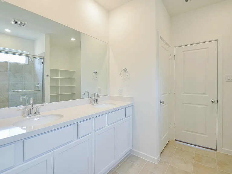 9727 Rialto Heights Dr — Photo 25