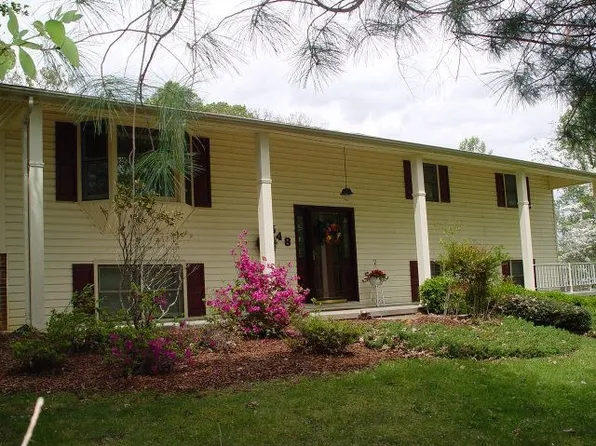 548 Greenhill Dr NE, Abingdon, VA 24210
