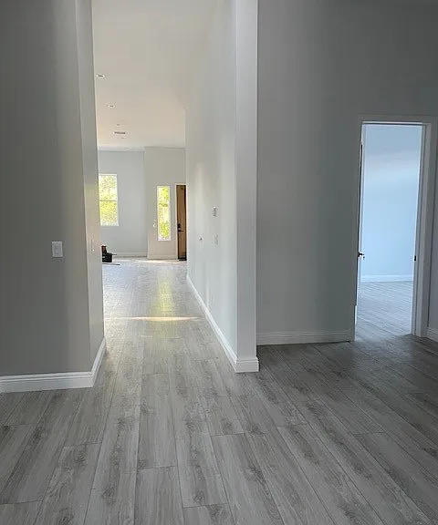 22520 Clarendon St — Photo 14