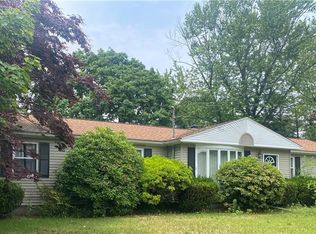 127 Brookwood Rd, Warwick, RI 02889