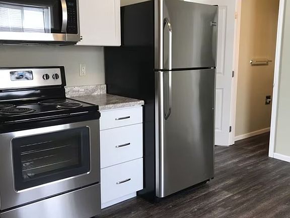 5th image of 3601 S Larch Ave #3609