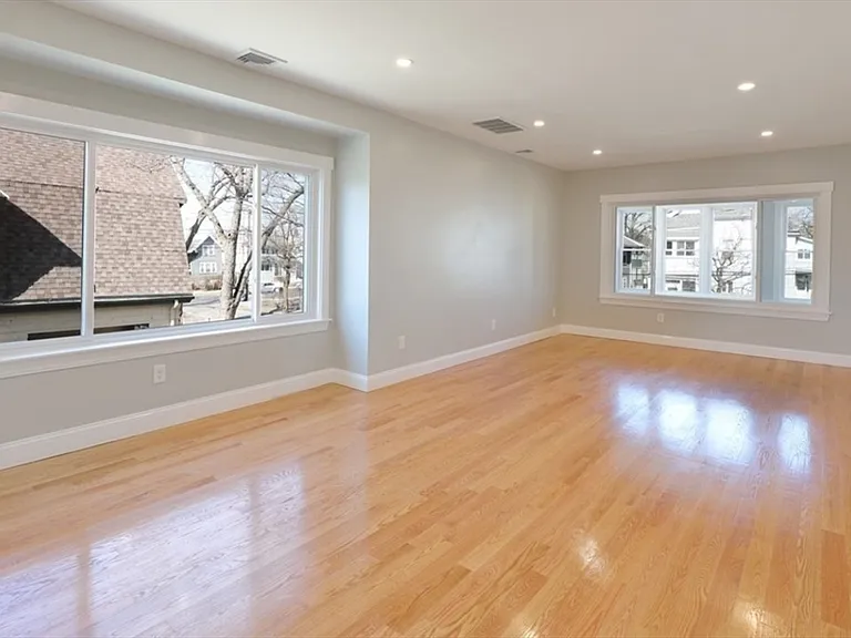 28 2nd St #2 — Photo 3