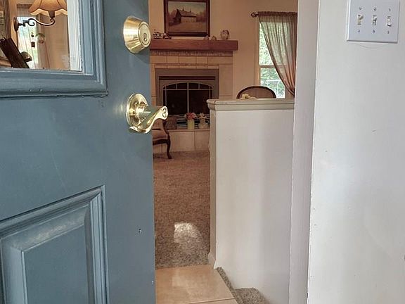 4th image of 2250 S Woodruff Ave