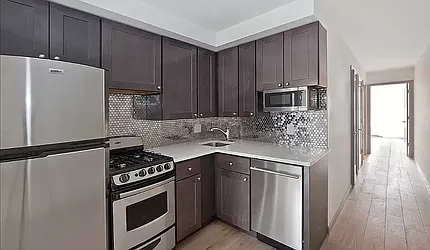 Rented by R New York