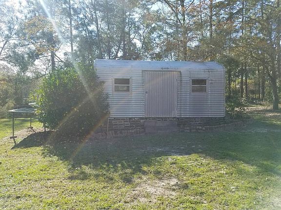 Back storage building