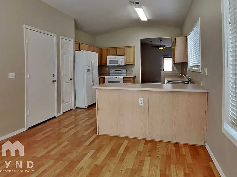 3310 W Tina Ln — Photo 5