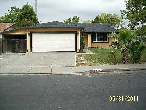 394 Ponderosa Dr photo 1