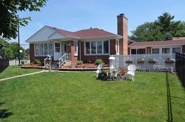 1st image of 6019 W Peterson Ave