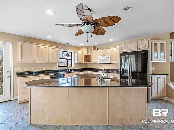 5th image of 425 Wedgewood Dr
