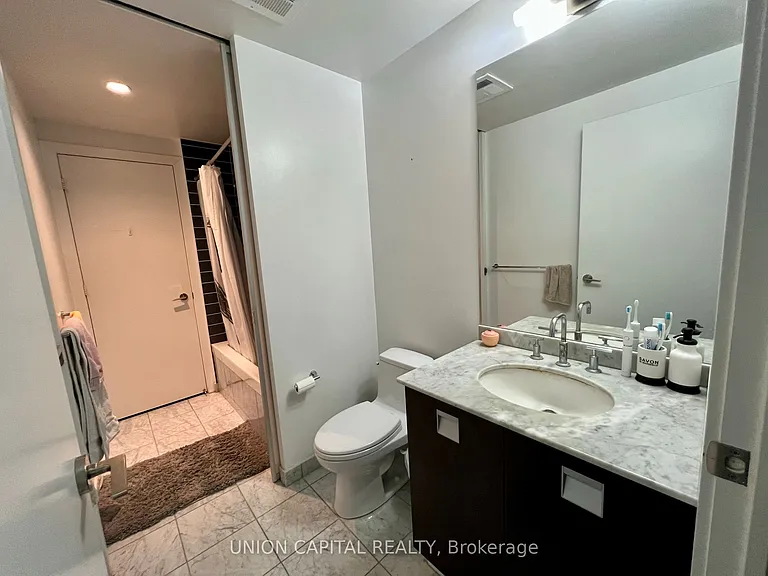33 Charles St E #2807 — Photo 9