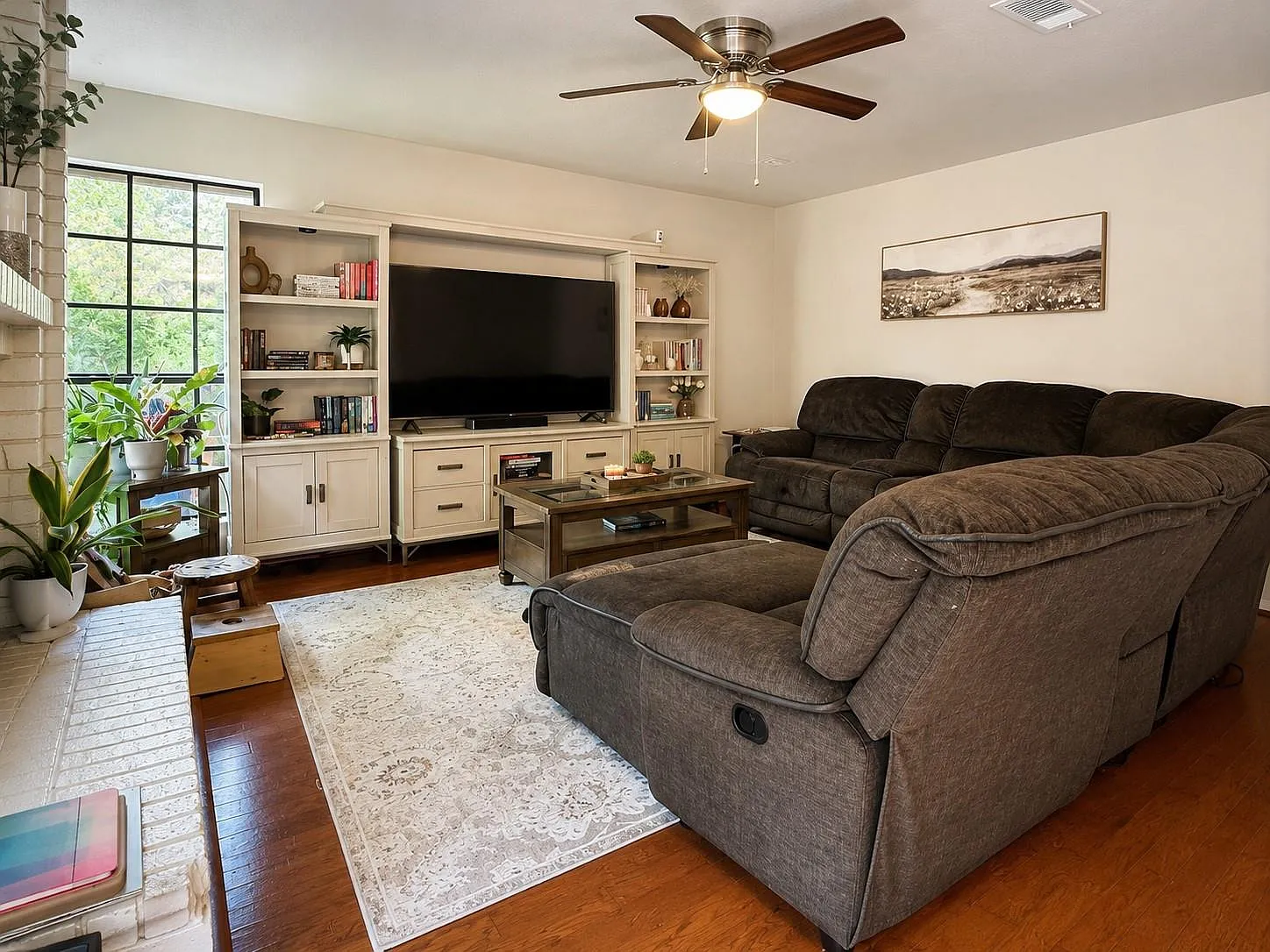 3 bed, 2.5 bath, 1948 sqft, $2,500 — Photo 4