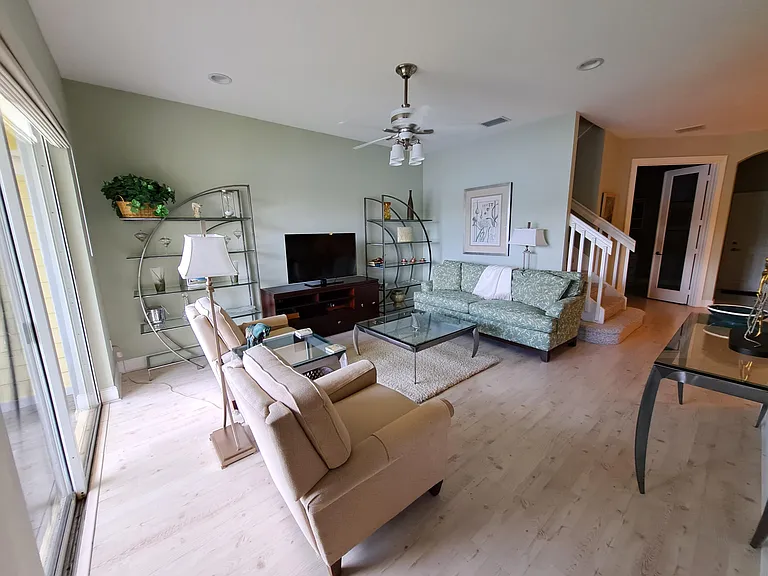204 Shelley Ln #204 — Photo 4
