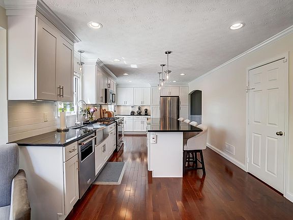5th image of 199 Ainsworth Ct