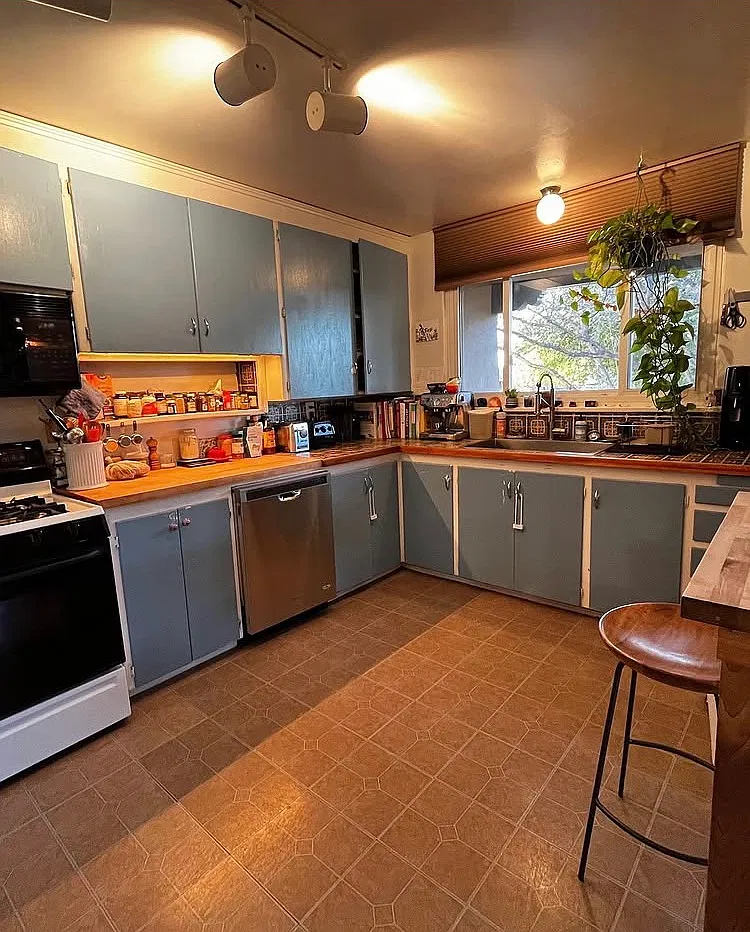 4 bed, 1.5 bath, 1470 sqft, $2,700 — Photo 3