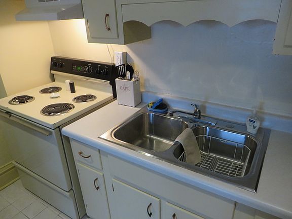3rd image of 517 W Washington Blvd #12