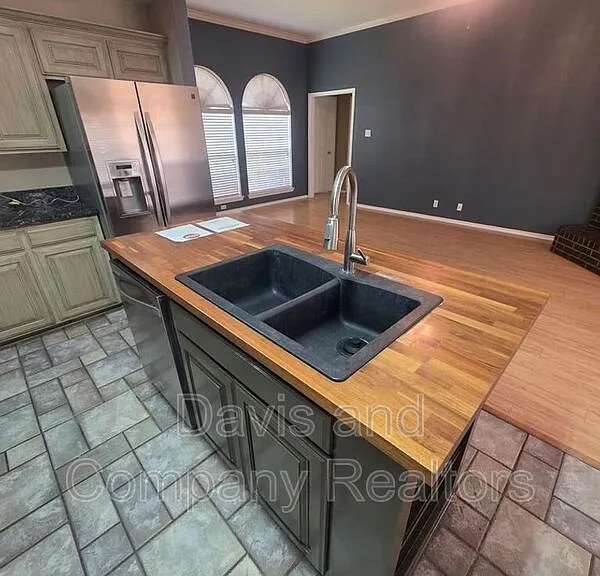 5203 Canadian Ave — Photo 8