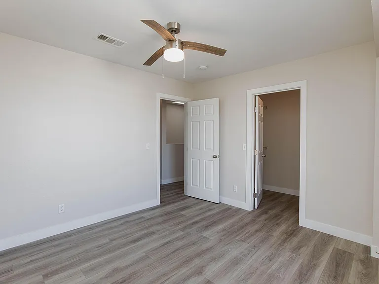 2607 Glen Green Ave — Photo 30