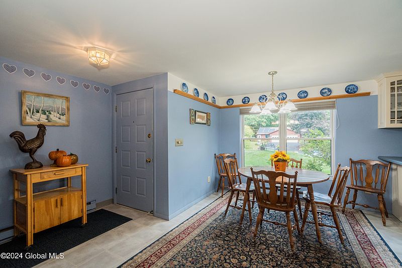 3rd image of 111 Thimbleberry Road
