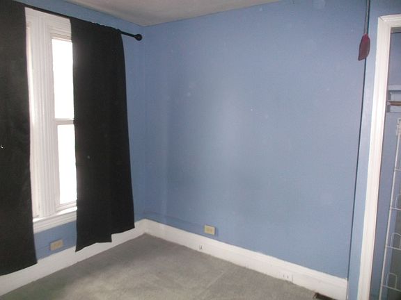 5th image of 384 Richmond Ave #2