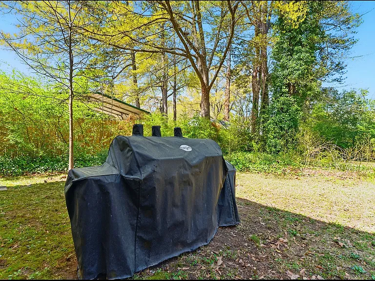2820 Memorial Dr SE — Photo 27