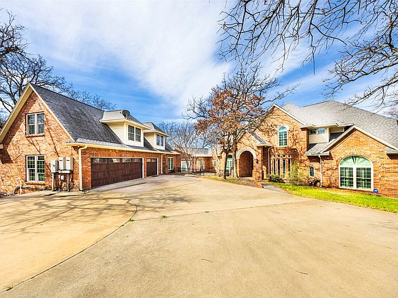 2nd image of 1180 Emerald Sound Blvd