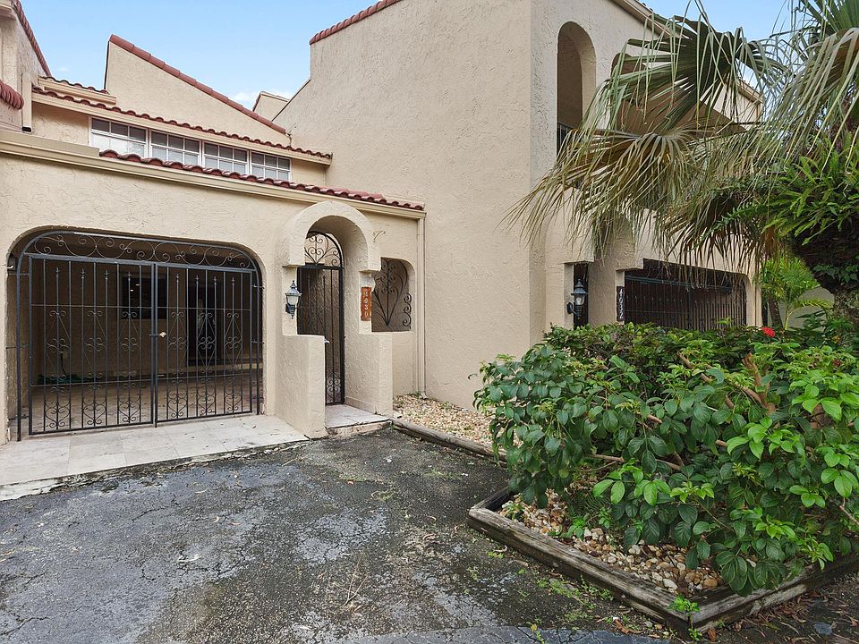 1st image of 4030 Estepona Ave #2D5