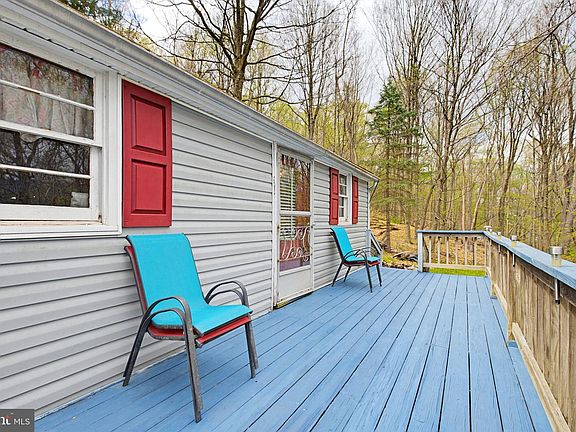 4th image of 149 Cabin Ln