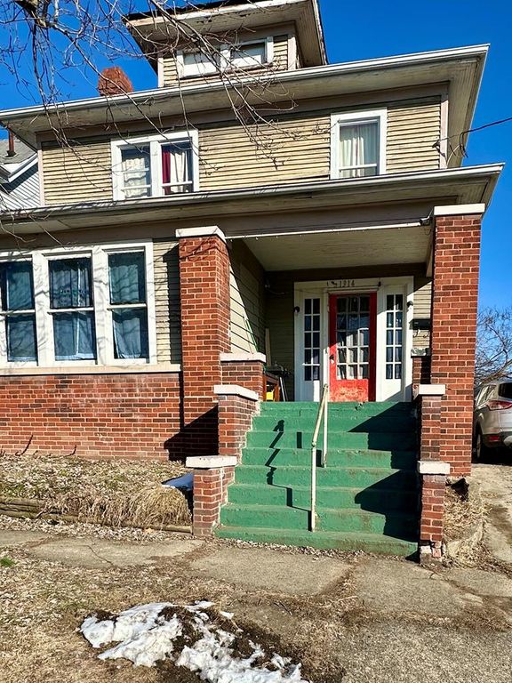 Real estate listing image