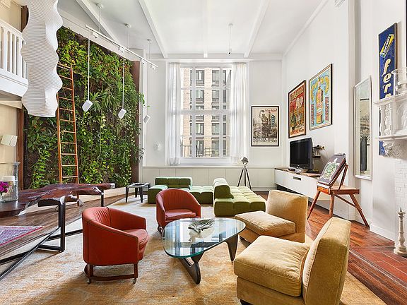 3rd image of 33 W 67th St #3FE