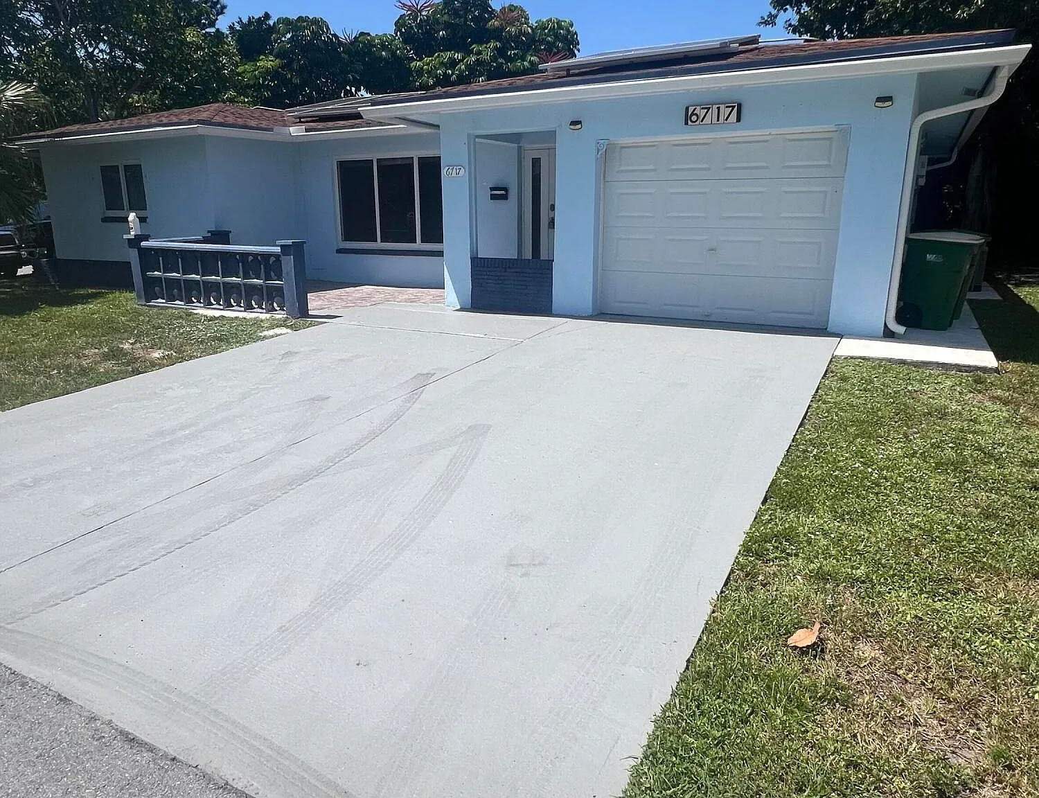 4 bed, 2.0 bath, 1587 sqft, $3,500 — Photo 2