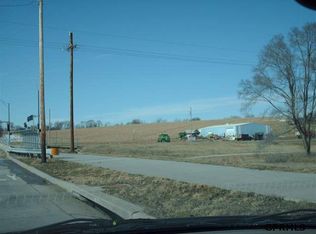 9610 W Lincoln Rd, Papillion, NE 68046