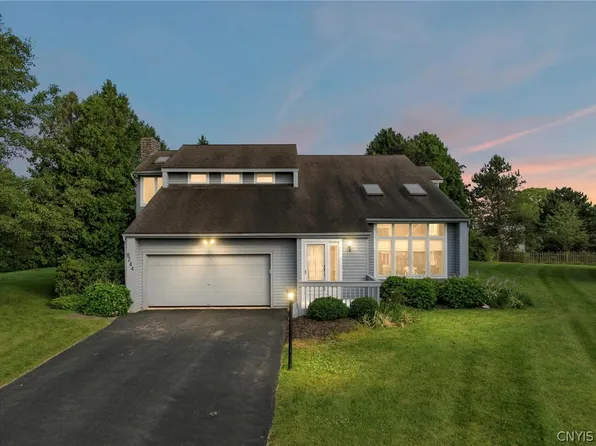 8244 Barksdale Ln, Manlius, NY 13104