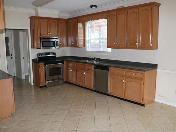 3rd image of 4694 Henry Dr