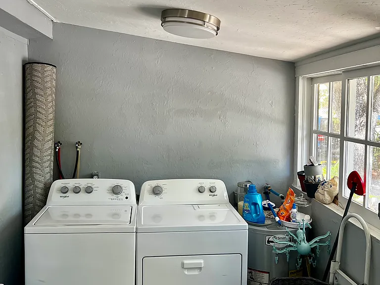Laundry/ sunroom