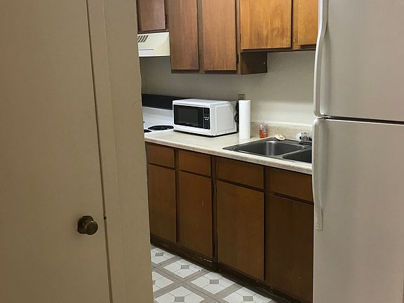 2nd image of 2400 Washington Ave APT 112