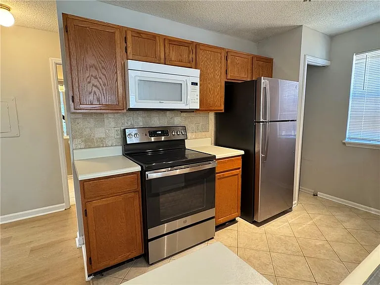 901 Wentworth Ct — Photo 10