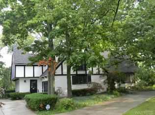 599 Mountain View Dr, Lewiston, NY 14092