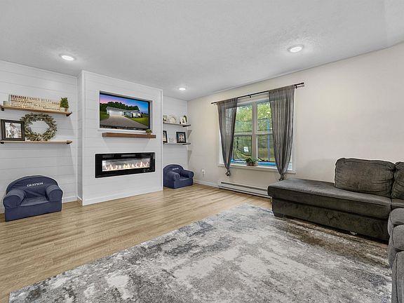 3rd image of 9310 Kingsfield Dr
