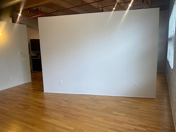 2nd image of 533 Columbia Ave APT 256