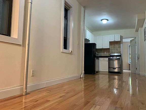 3rd image of 315 E 73rd St APT 10