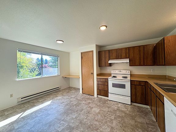 3rd image of 9810 132nd Street Ct E APT D