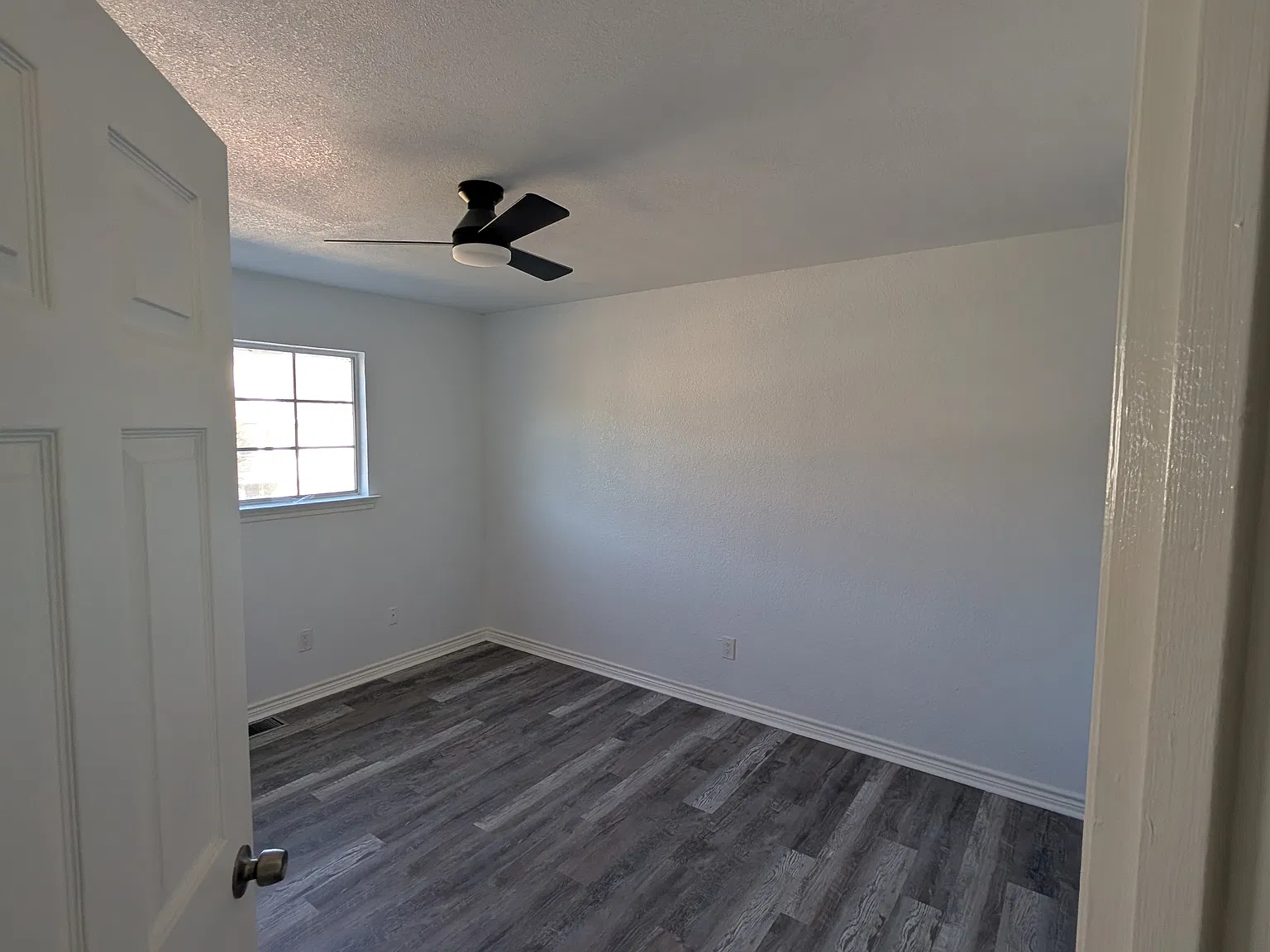 3 bed, 2.5 bath, 1503 sqft, $2,100 — Photo 3