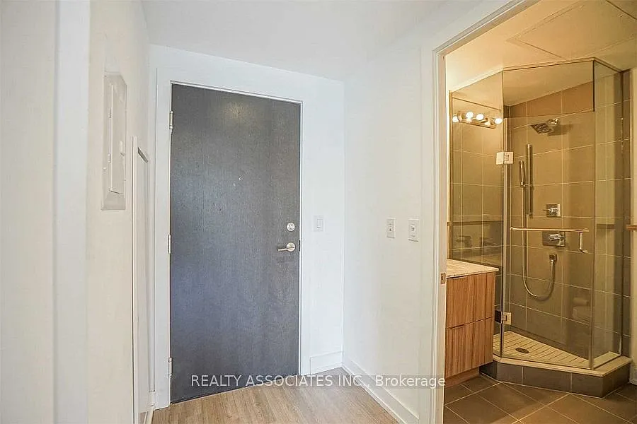 Building Photo - 6 Parkwood Ave #307