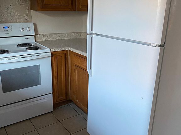 5th image of 8680 Holly St