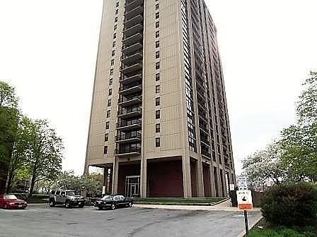 1st image of 2901 S Michigan Ave APT 1602